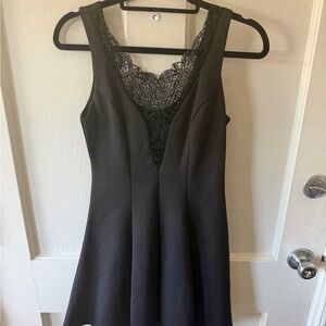 City Studio Lace Fit & Flare Black V-neck Dress - XS